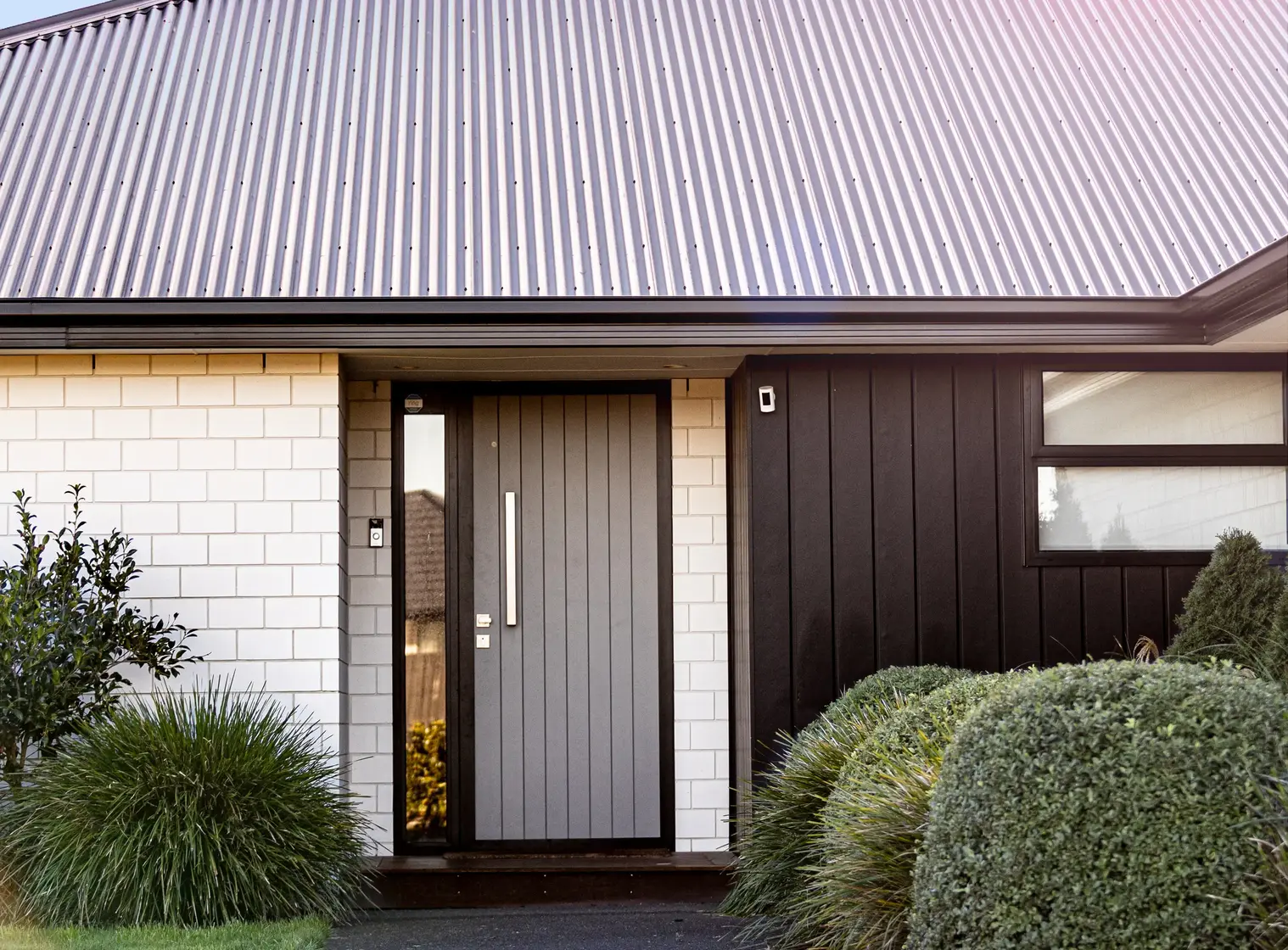 URBAN ESTATES 0 A6 A9790 V1 HR